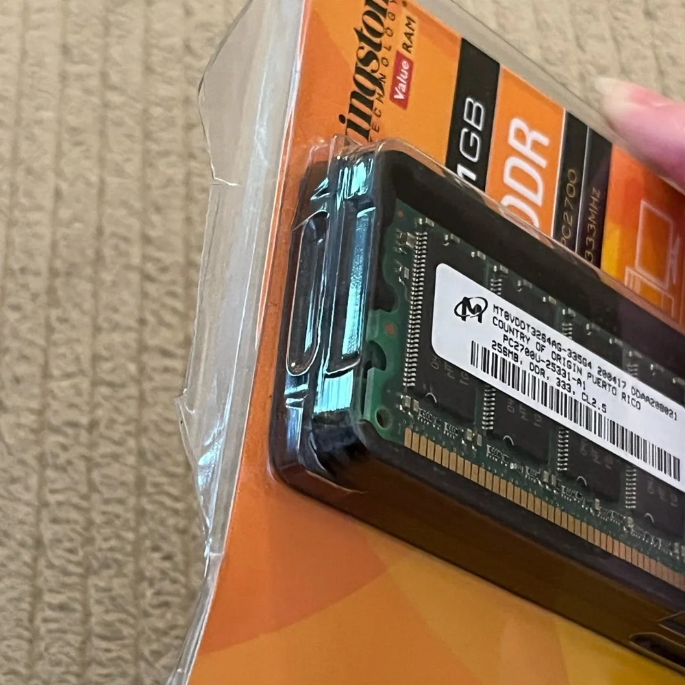 Kingston 1GB DDR Desktop RAM - Black